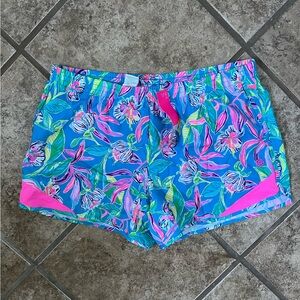 NWT Lilly Pulitzer Ocean Trail Short Keep on Beleafing - M